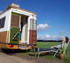 Relaxt in een retro-camper of retro-tent